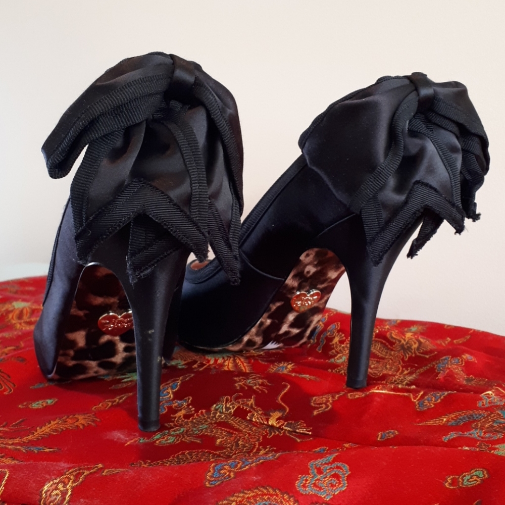 ⚡️SALE⚡️ Betsey Johnson Satin Bow Heels
